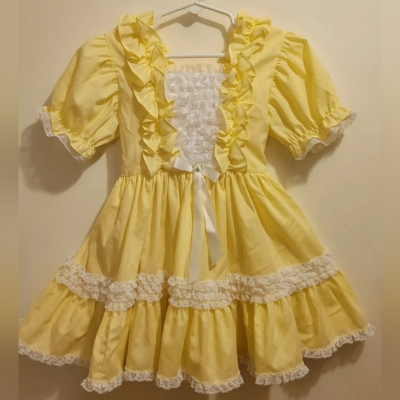 Vintage Mini World Yellow Tiered Lace Ruffle Party Dress 4T Pristine Condition!